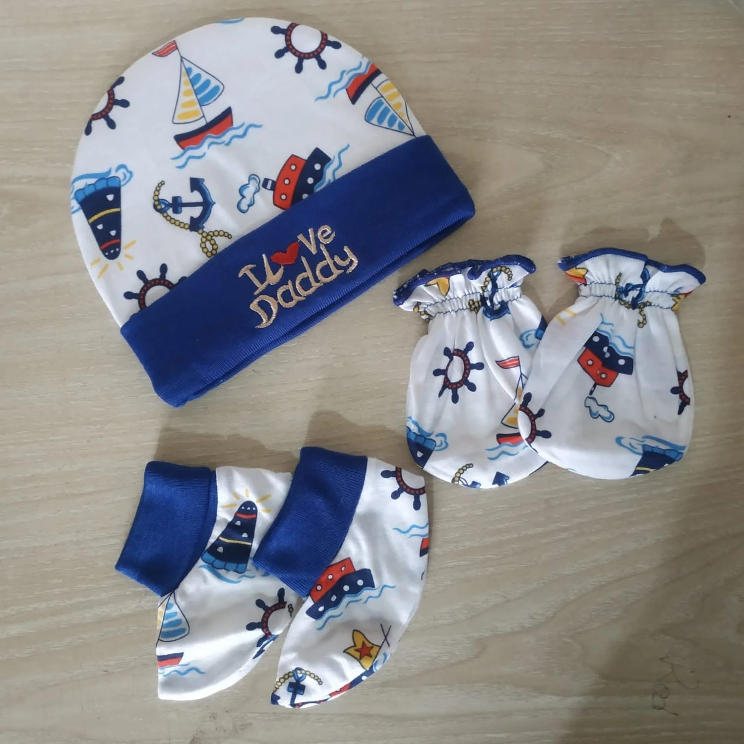 3Pcs/Set Baby Hat Gloves Socks Set Soft Cotton Newborn Baby Accessories (Color as per stock)